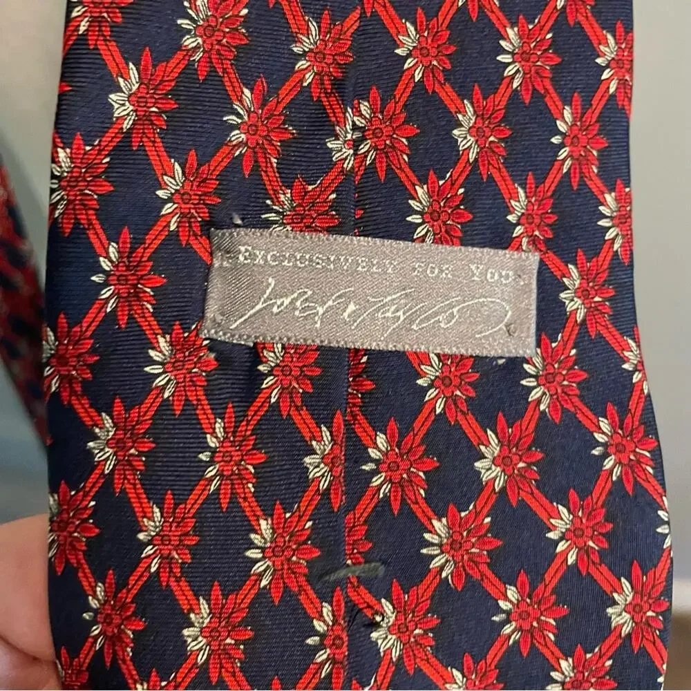 Lord & Taylor Mens Neck Tie Navy and Red Floral Pattern Excellent Condition